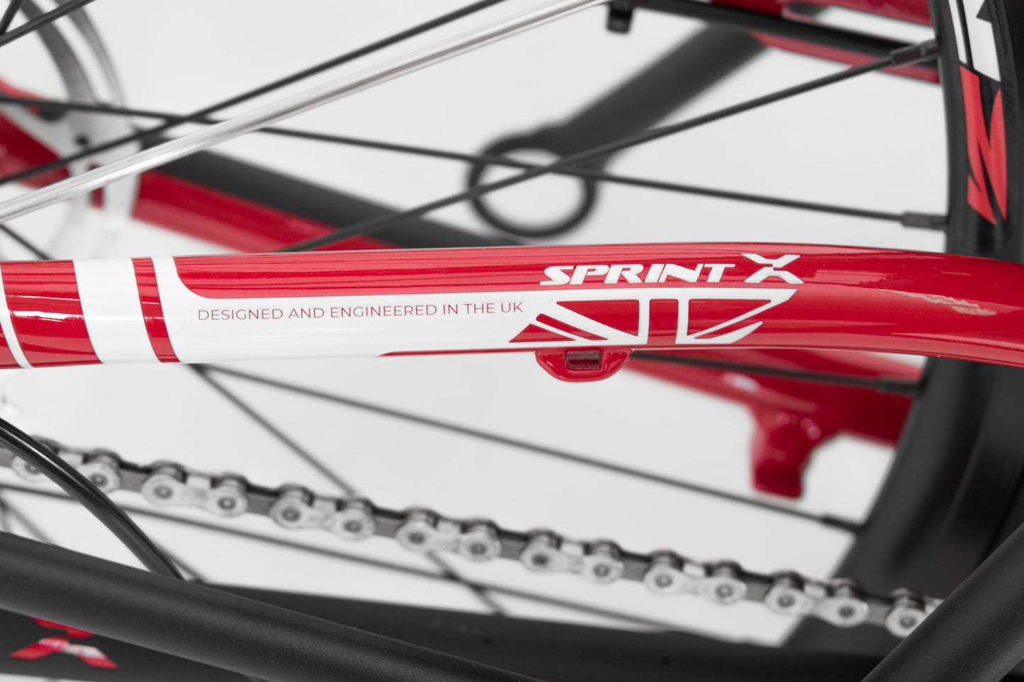 Sprint X in der Rahmenfarbe passion red mit weißem Logo