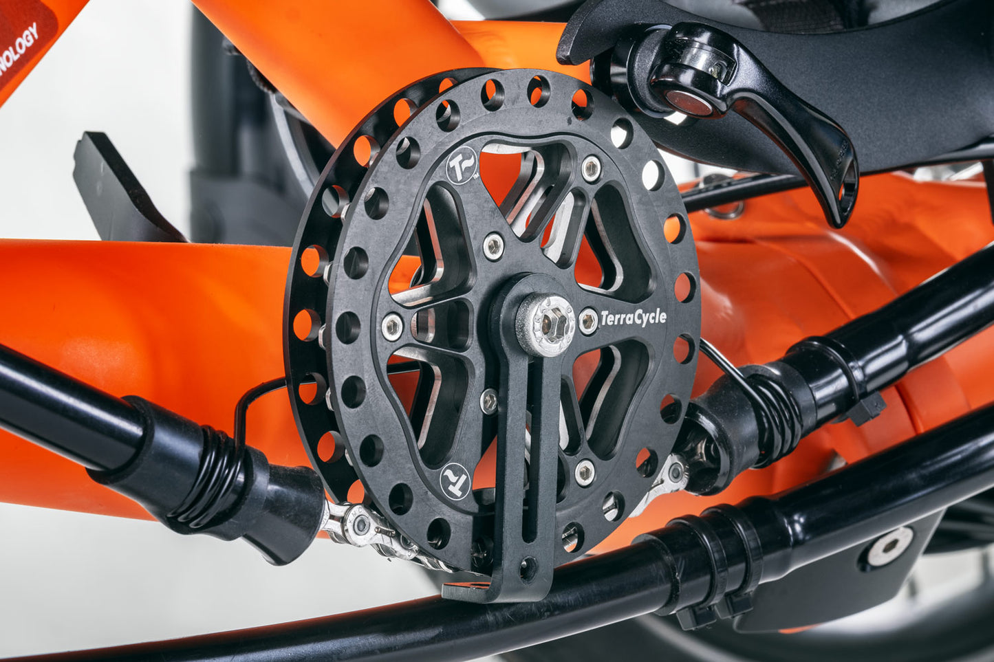 Kettenleitrolle von T-Cycle Antrieb 23 Zähne Elite Ansicht montiert am Liegerad