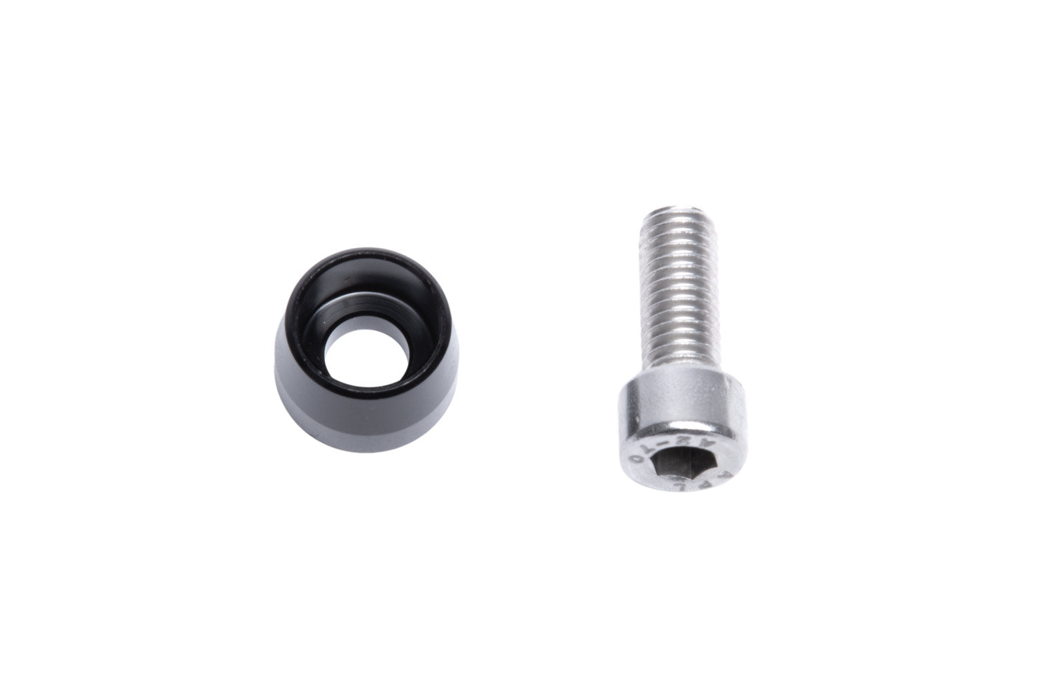 ICE Abdeckhülse aus Aluminium in Schwarz eloxiert, inklusive M8x20 Innensechskantschraube zur sicheren Verschraubung der 12 mm Vorderradachse an Ihrem ICE Liegedreirad. Ansicht der Einzelteile von oben.