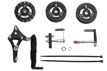 Kettenleitrollen Set für Optima Baron ELITE gross. Bestehend aus 1x Antriebsrolle mit Titanritzel und keramischem Kugellager,
2x Rücklaufrolle mit keramischem Kugellager und der speziellen Montagehalterung. Aufsicht komplett von oben.