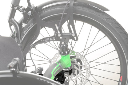 Radträger Achsschenkel ICE ungefedert montiert am Liegedreirad ICE Adventure in dragon green