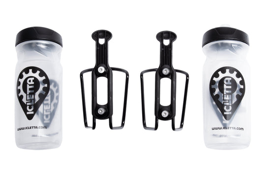 Zefal Trinkflaschen Set mit Halterung für Fahrrad oder Liegerad, Kompletteset mit zwei Haltern und Trinkflaschen mit ICLETTA Logo. Ansicht als Flatlay von oben.