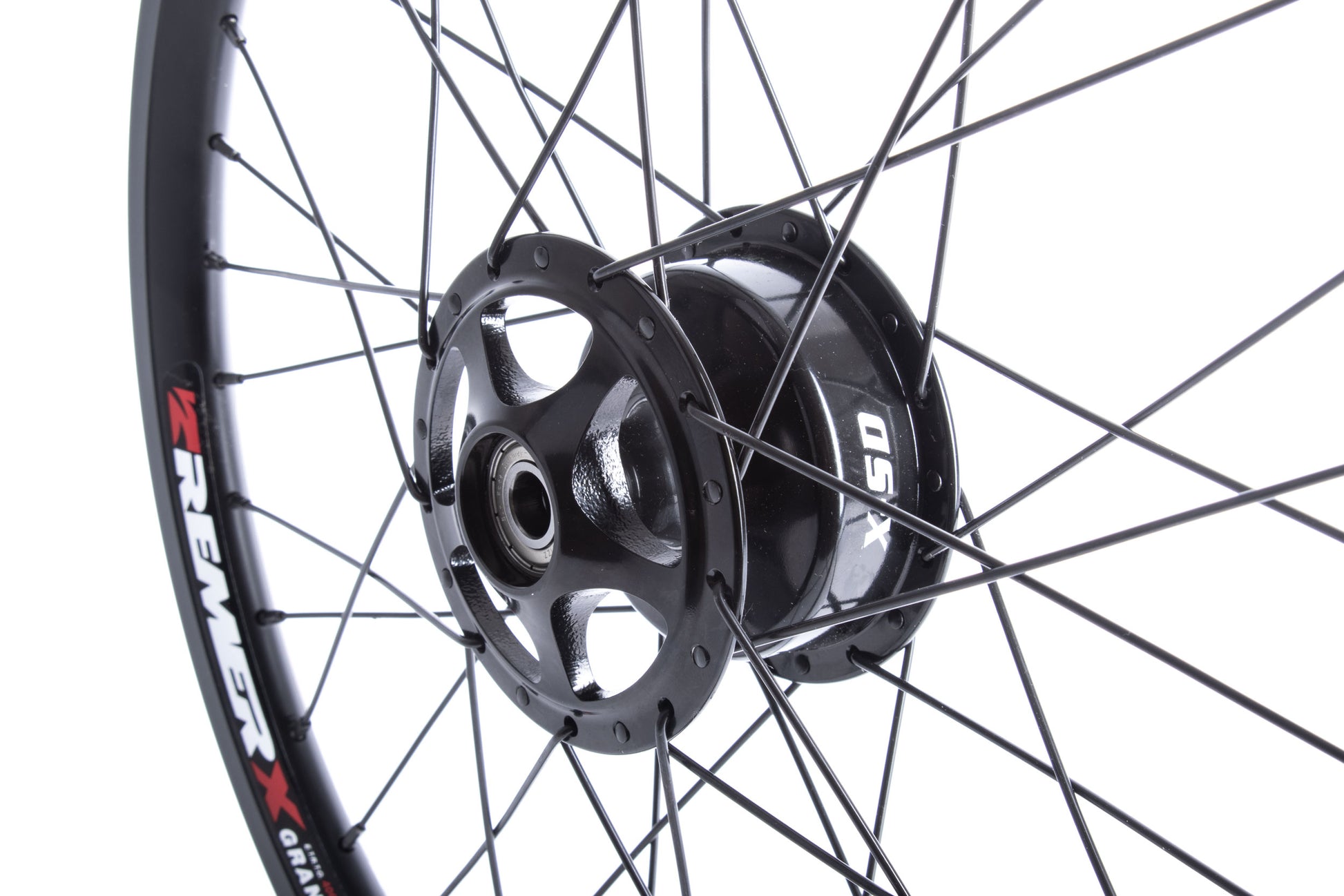 Vorderrad mit einseitiger Achsaufnahme für 70 mm Trommelbremse, Nabe Stumey Archer, Ansicht diagonal