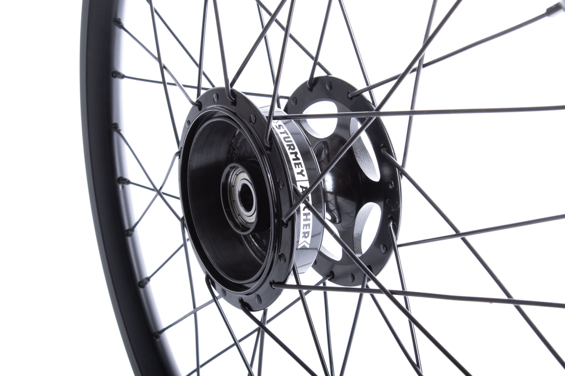 Vorderrad mit einseitiger Achsaufnahme für 70 mm Trommelbremse, Nabe Sturmey Archer, Ansicht innen