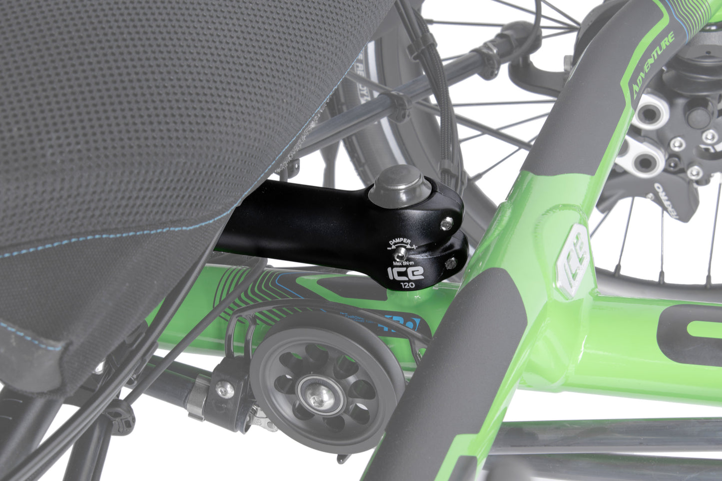 Vorbau von ICE 120mm mit Klemmschraube für Lenkungsdämpfung auf beiden Seiten. Ansicht montiert am Liegedreirad ICE Adventure.