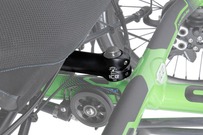 Vorbau von ICE 120mm mit Klemmschraube für Lenkungsdämpfung auf beiden Seiten. Ansicht montiert am Liegedreirad ICE Adventure.