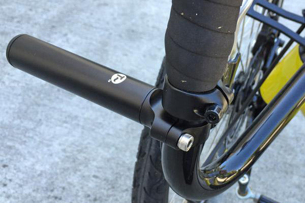 Bicycle accessory mount store bar